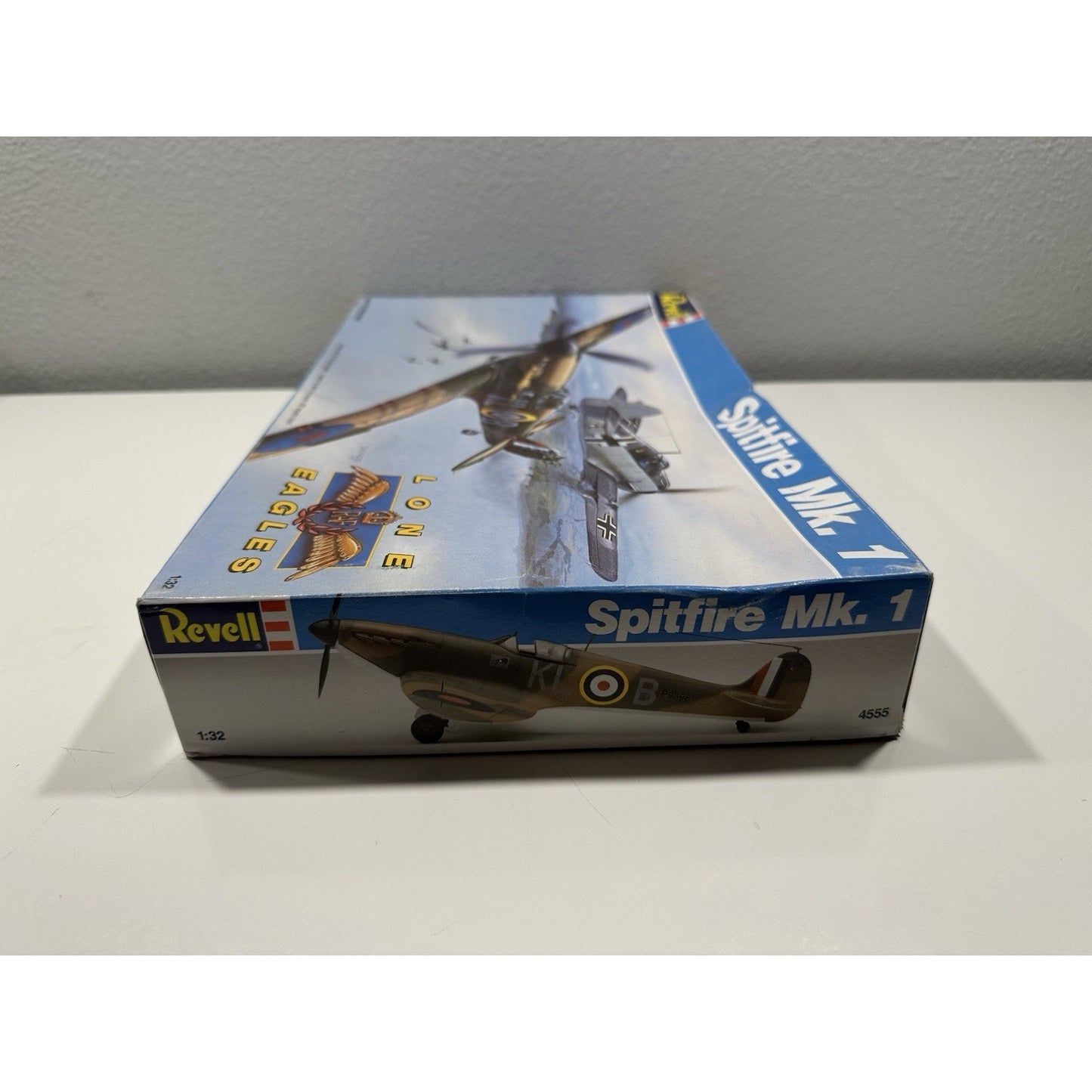 VINTAGE Revell Spitfire Mk. 1 "Lone Eagles" 1/32 Scale Model #4555 Open Box