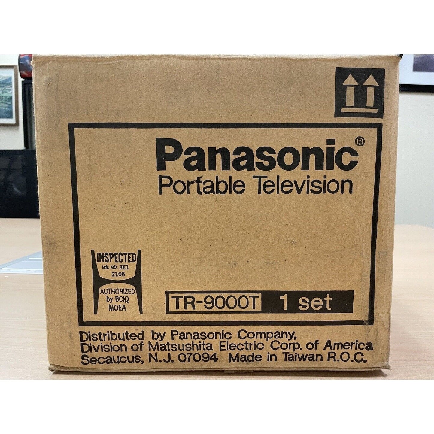 VINTAGE *NEW* 1970's Panasonic TR-9000T 9" Black and White Portable TV
