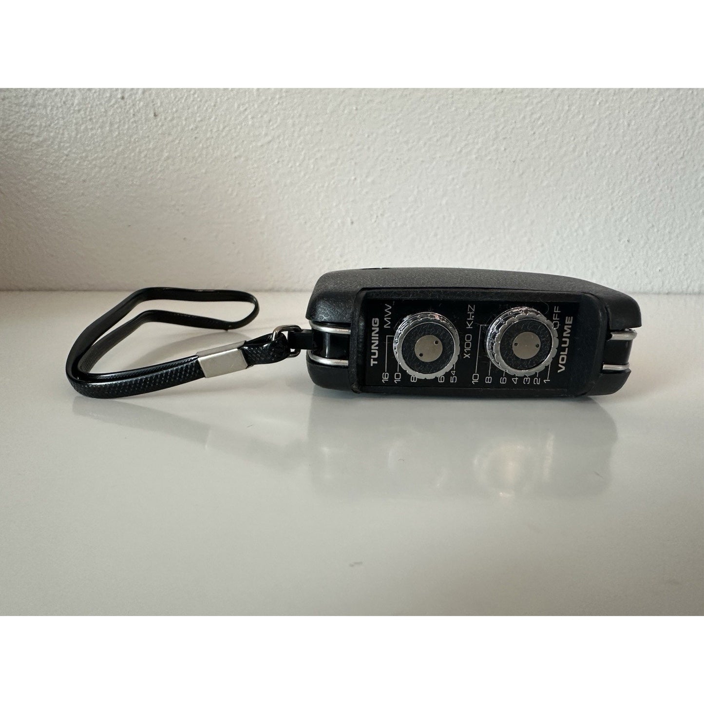 VINTAGE *NEW* 1970's Four Star FS-7 Solid State AM Radio in Black