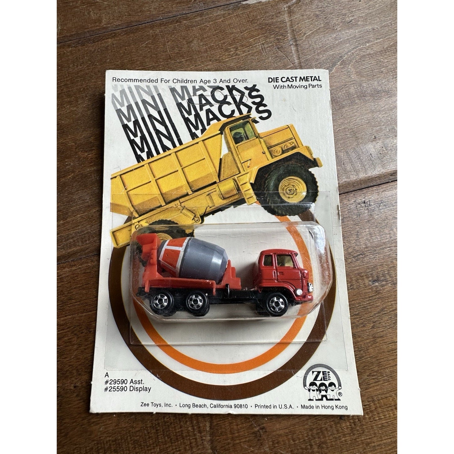 VINTAGE *NEW* 1970's Zee Mini Macks Die Cast Metal Red Cement Mixer Truck