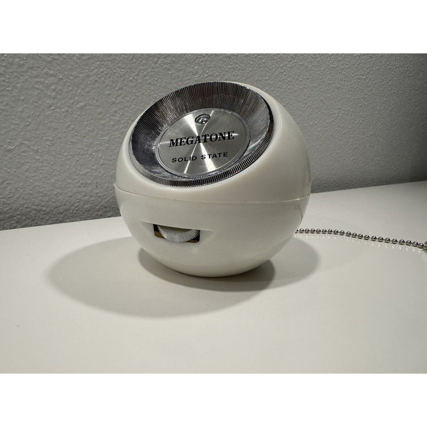 VINTAGE *NEW* MEGATONE Big Ball Solid State Transistor Radio