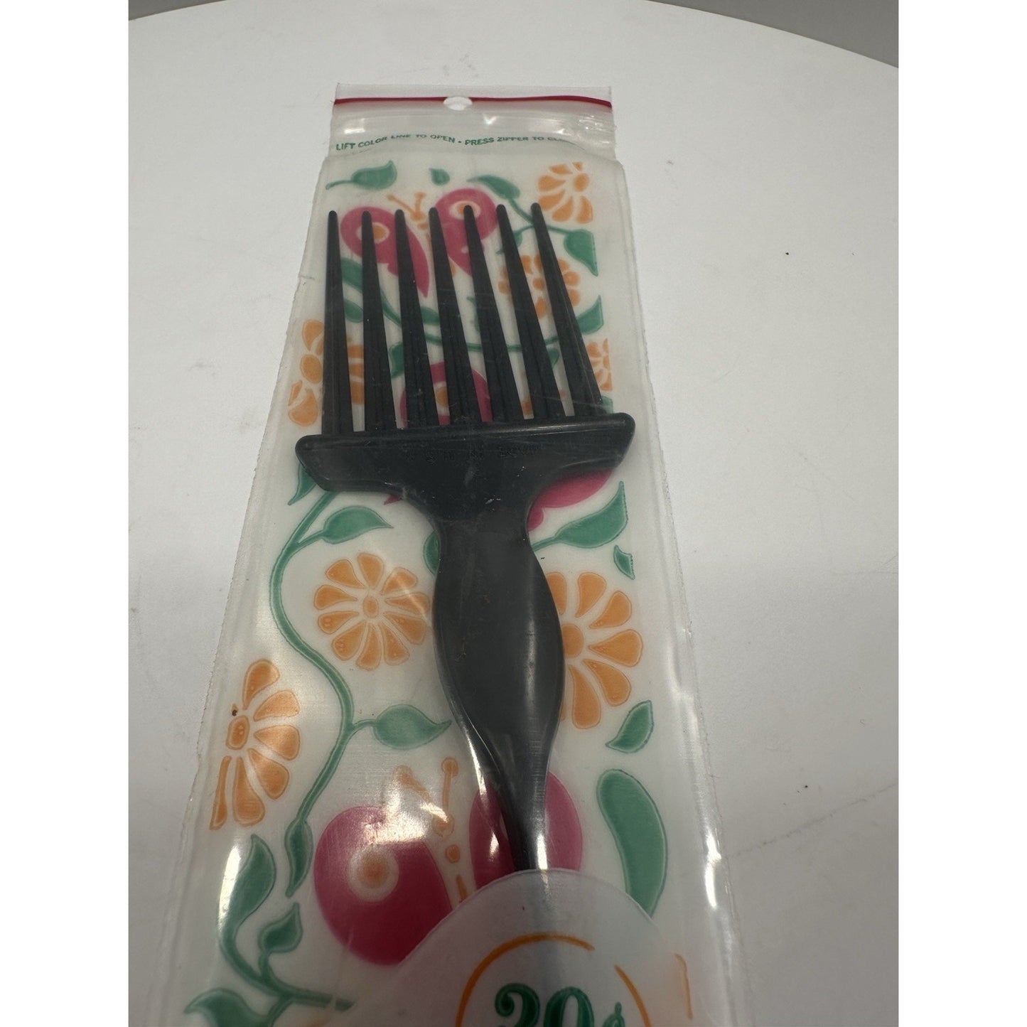 VINTAGE *NEW* 1970's DuPont Nylon Natural Lift Comb