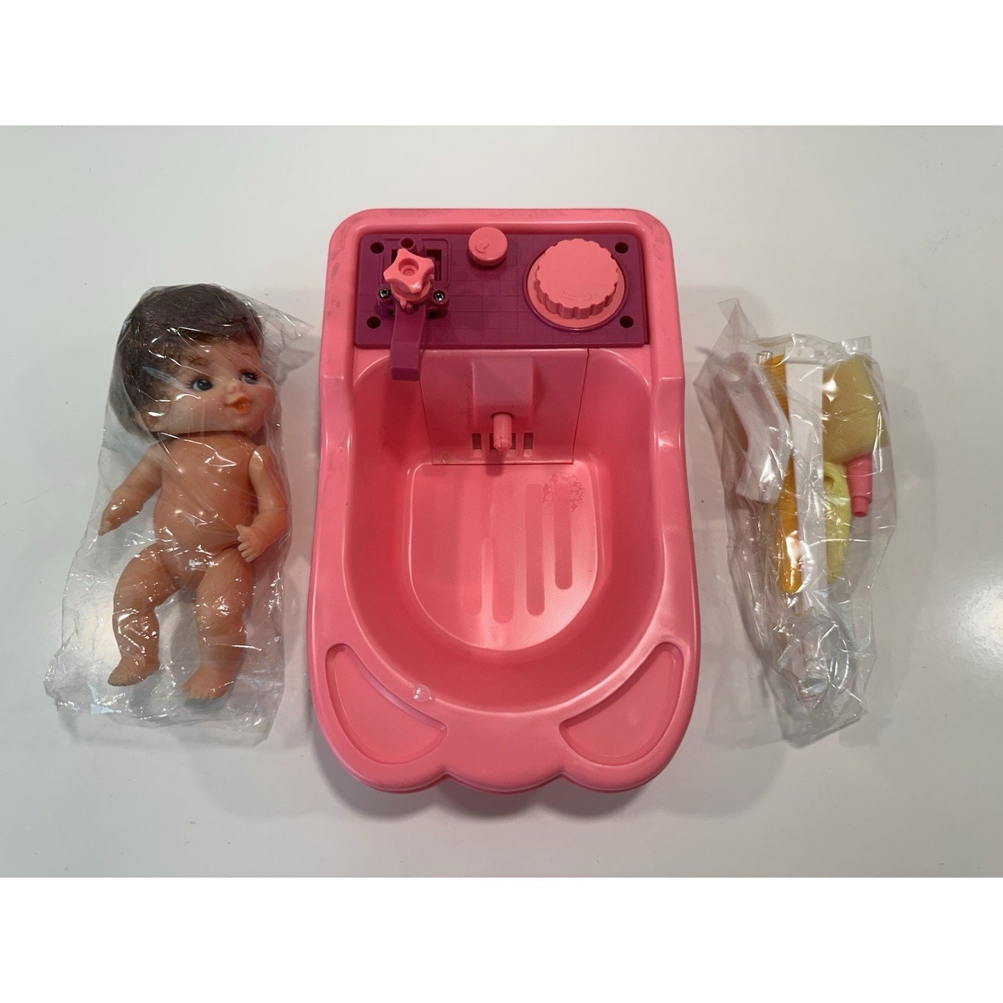 VINTAGE *NEW* 1970's Maxwell Doll Bath Tub with Action Baby Batt-Operated Toy
