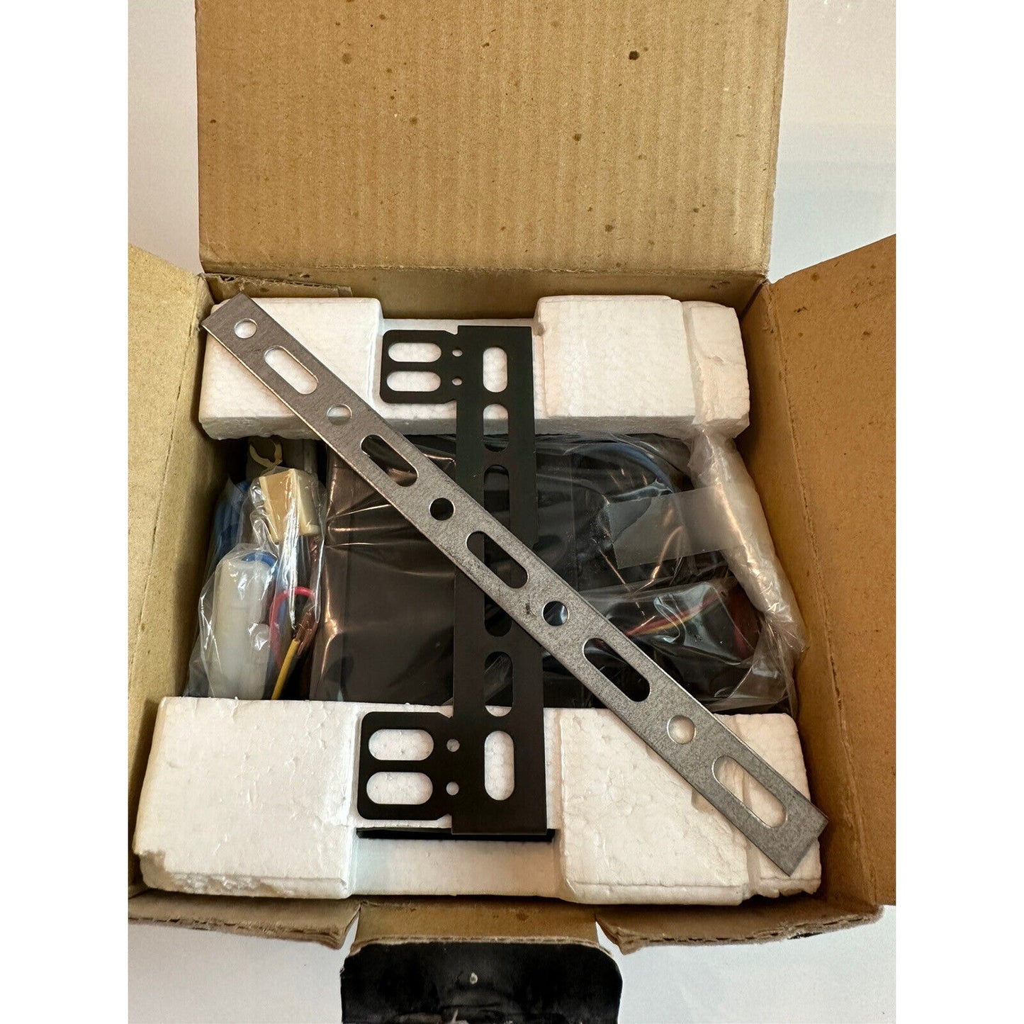 VINTAGE *NEW* Mitsubishi Car Audio Stereo Main Amplifier