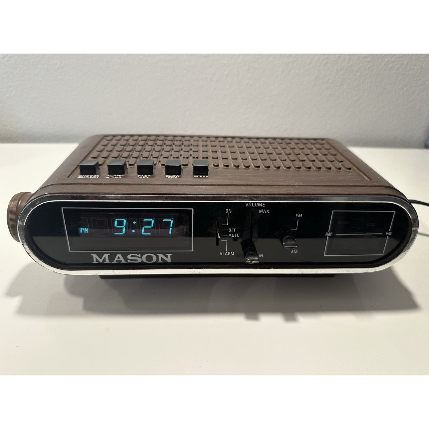 Needs Lovin' - VINTAGE 1970's MASON Digital Alarm Clock Am/Fm Radio Dimmer Wood Grain