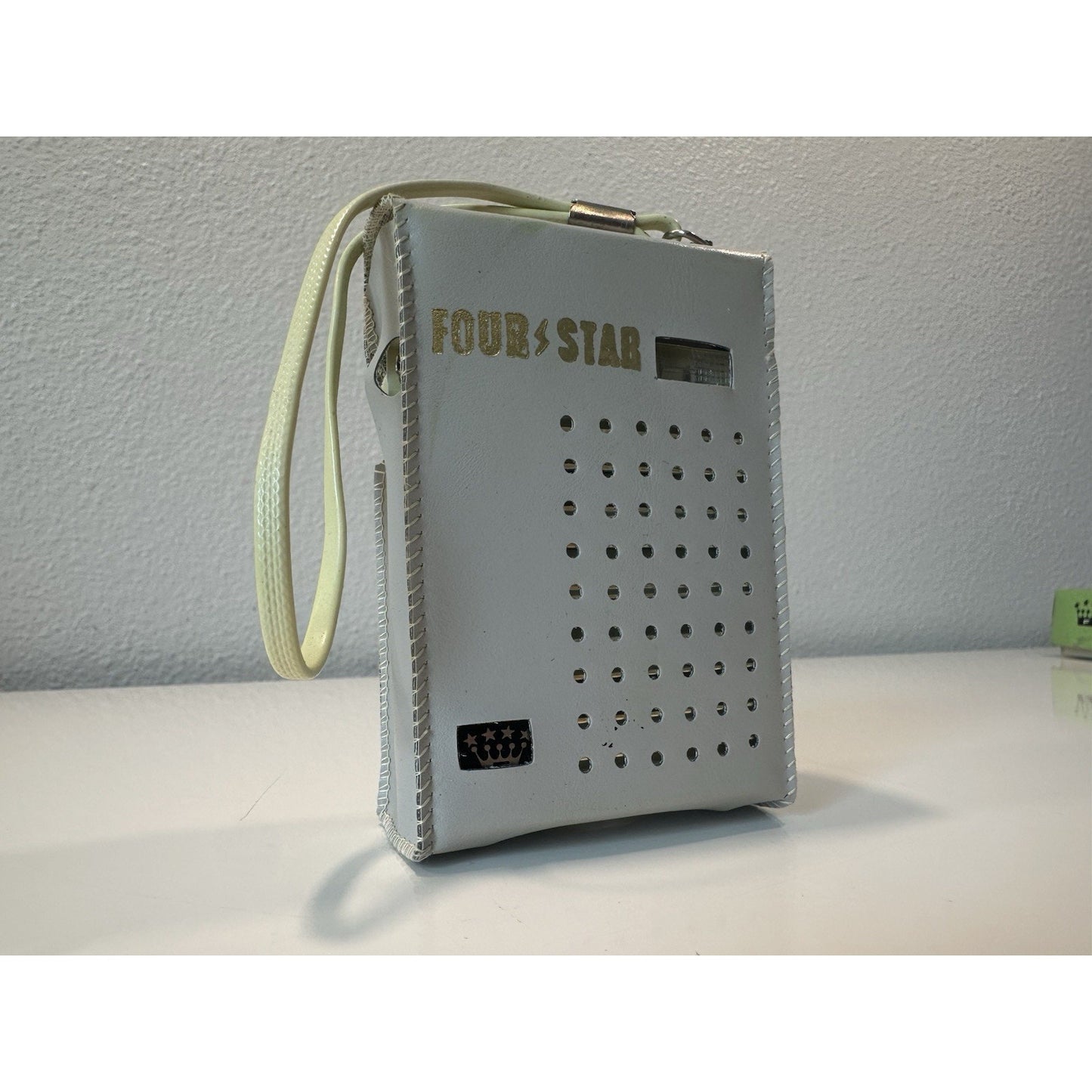 VINTAGE *NEW* 1970's Four Star FS-8 Solid State Radio in Gray