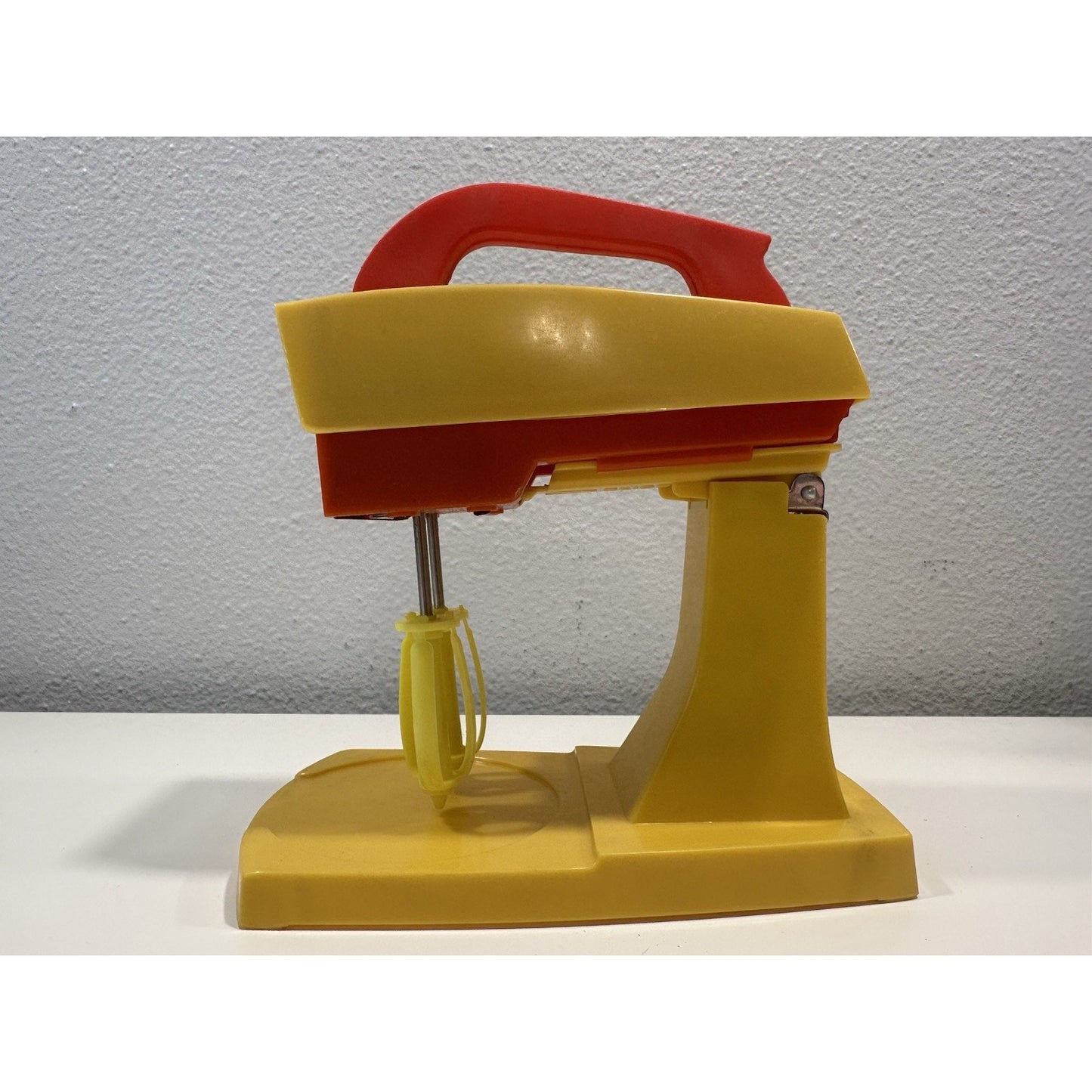 VINTAGE *NEW* 1970's Toy Mixer & Bowl Battery-Operated