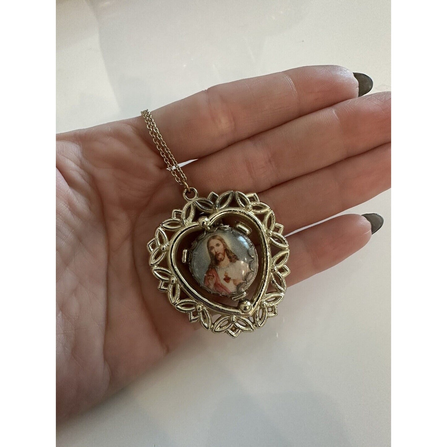 VINTAGE *NEW* Open-Work Gold-Tone Heart Pendant with Jesus/Joseph Art Spinner