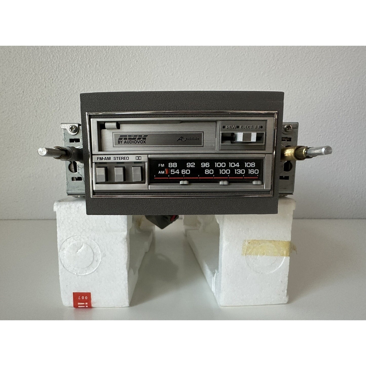 VINTAGE *NEW* Audiovox AVX 680 am/fm Radio Cassette Player