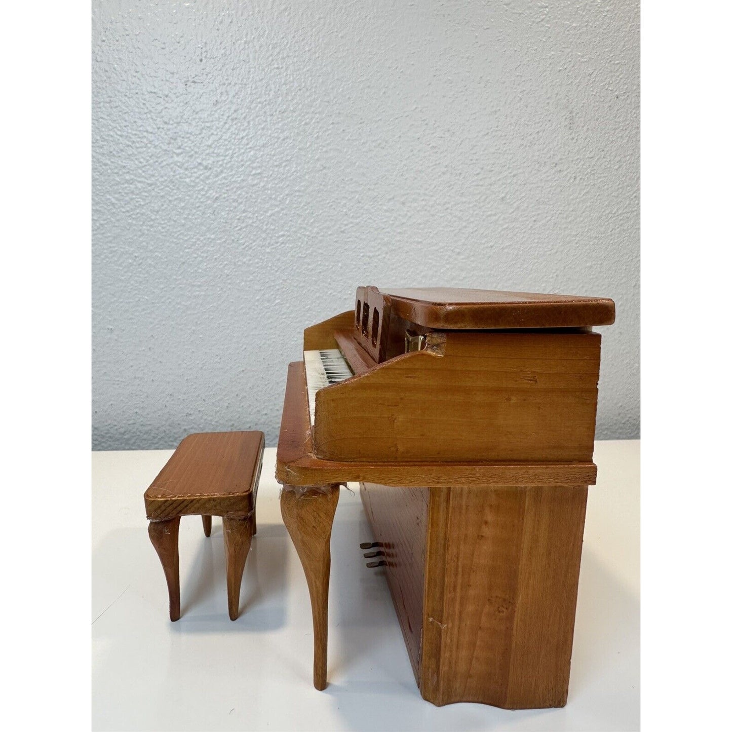 VINTAGE *NEW* 1960's Four Star Solid State Wooden Piano Radio