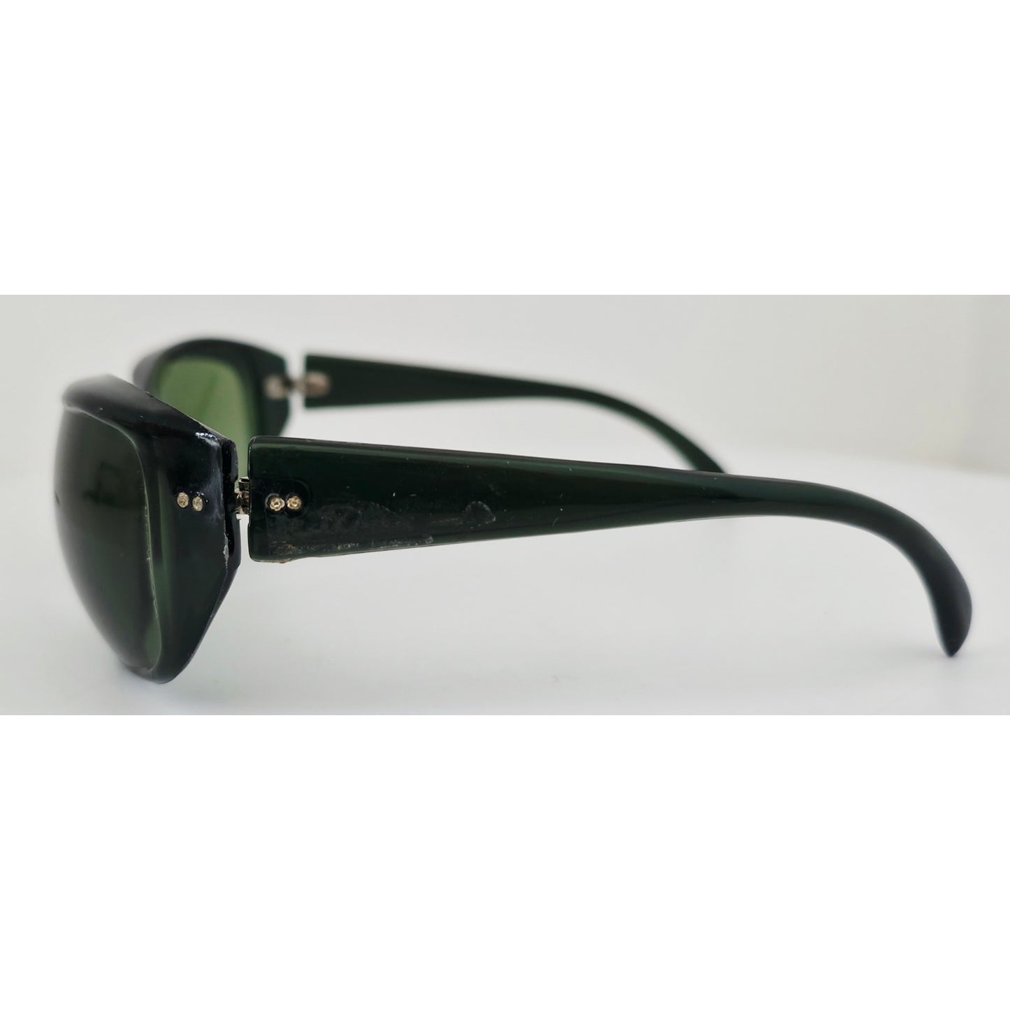 VINTAGE *NEW* 1970's Glam Unisex Black Frame with Green Lens Sunglasses