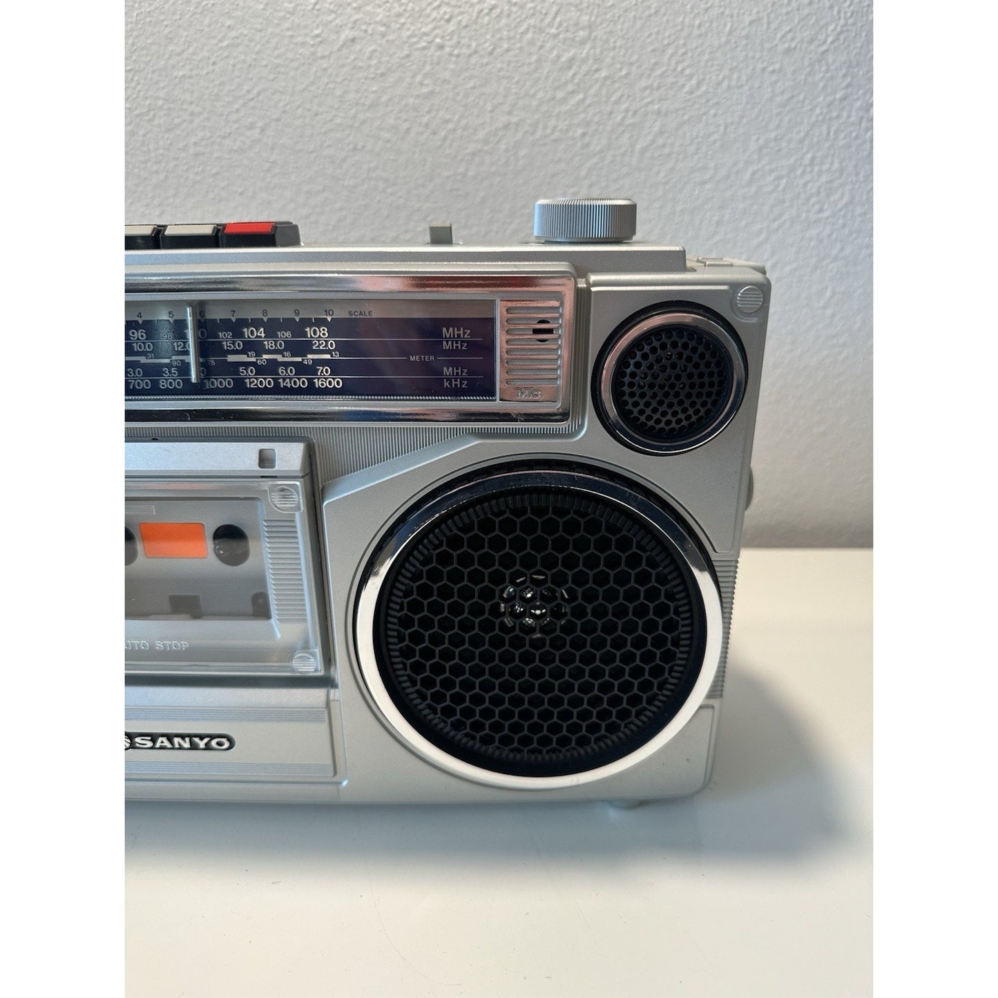 VINTAGE *NEW* 1980's Sanyo Boombox M9830K AM/FM Cassette Boombox