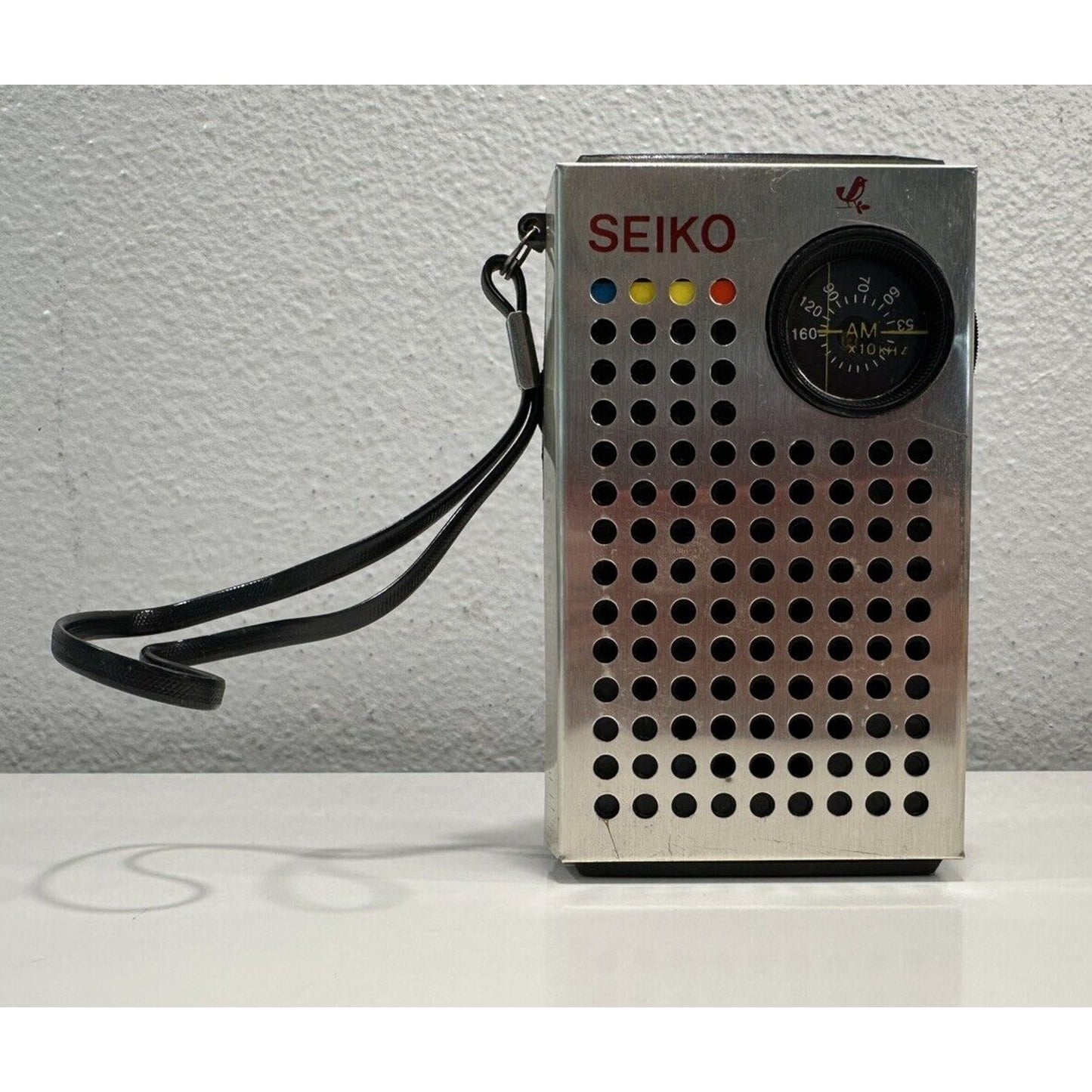 VINTAGE *NEW* Seiko Solid State AM Black Pocket Radio