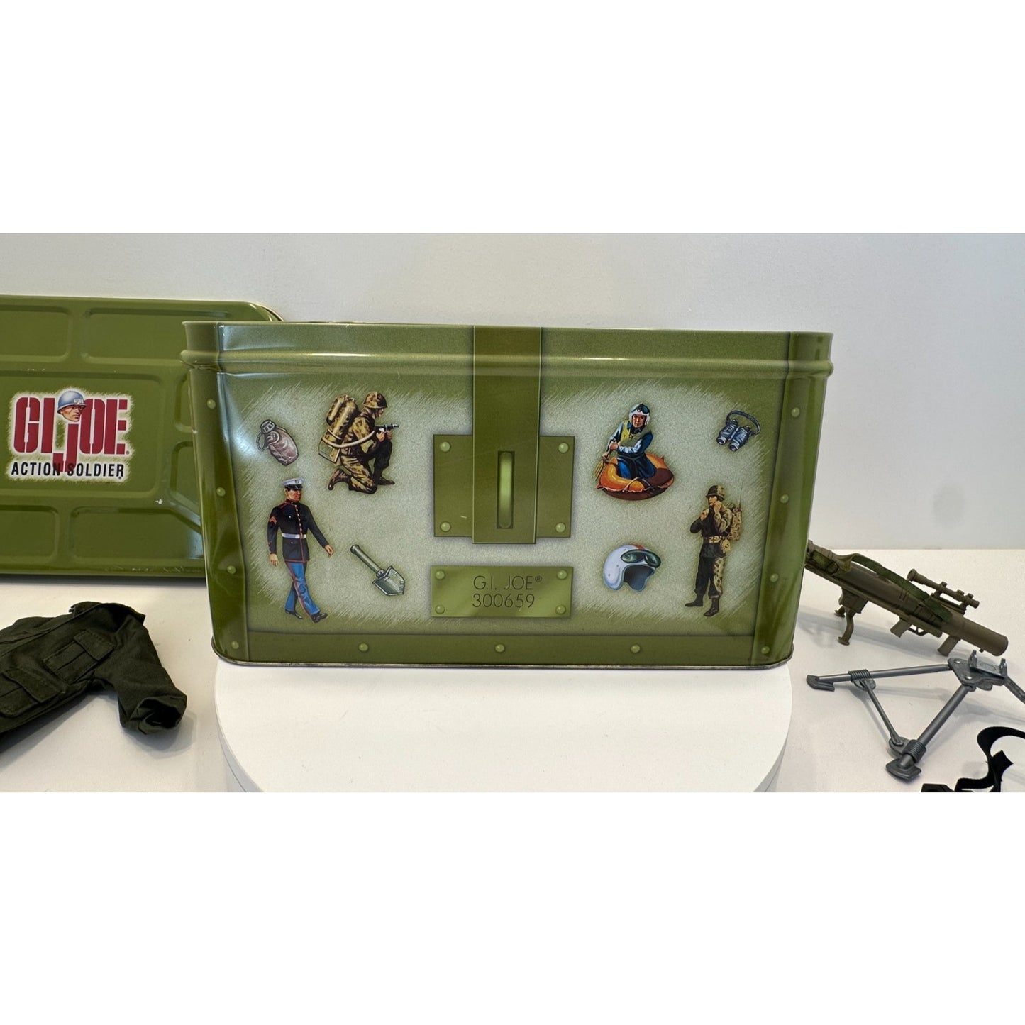 VINTAGE GI Joe Action Figures & Accessories in 1998 Collectable Tin