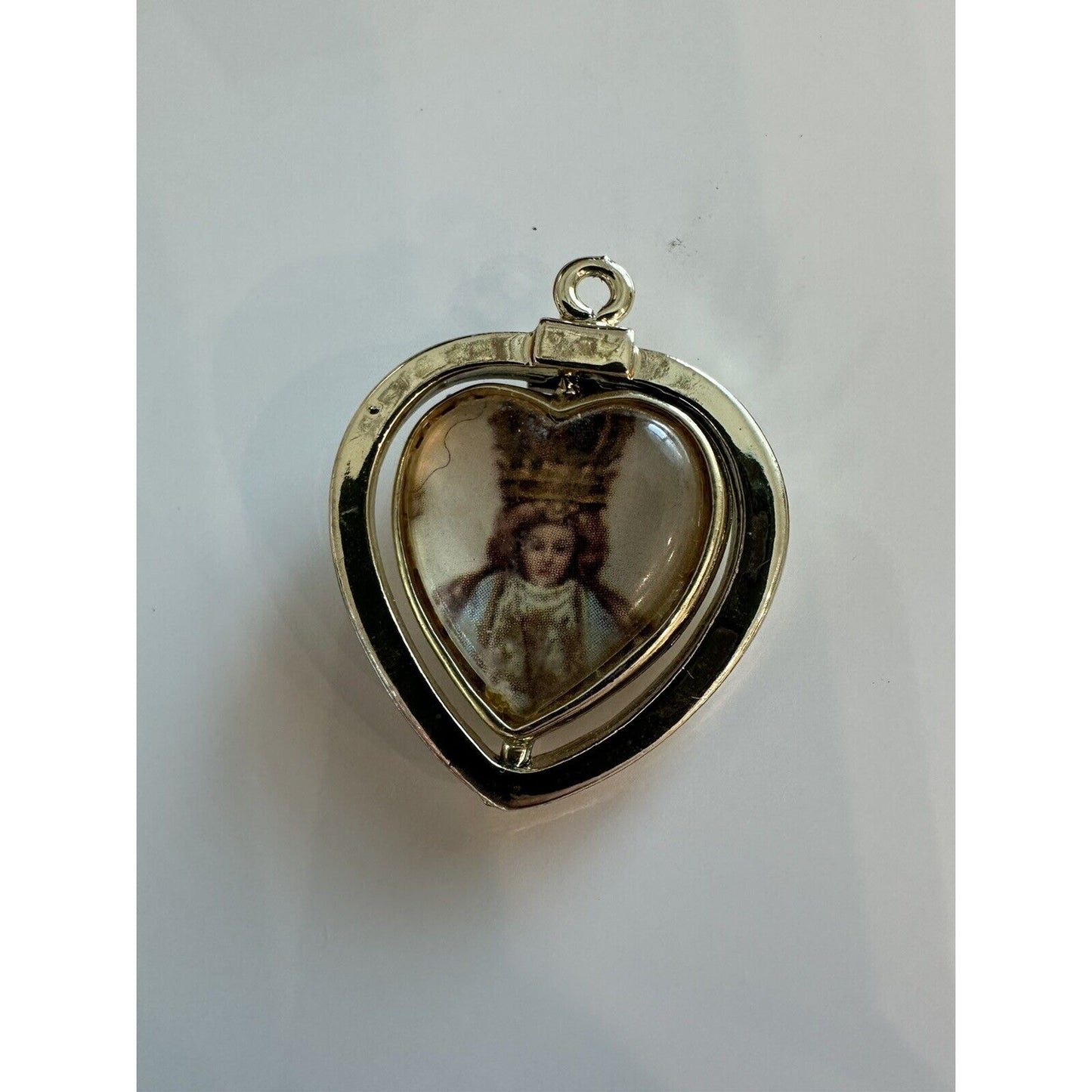 VINTAGE *NEW* Gold-Tone Heart Pendant with Jesus/Queen Art Spinner