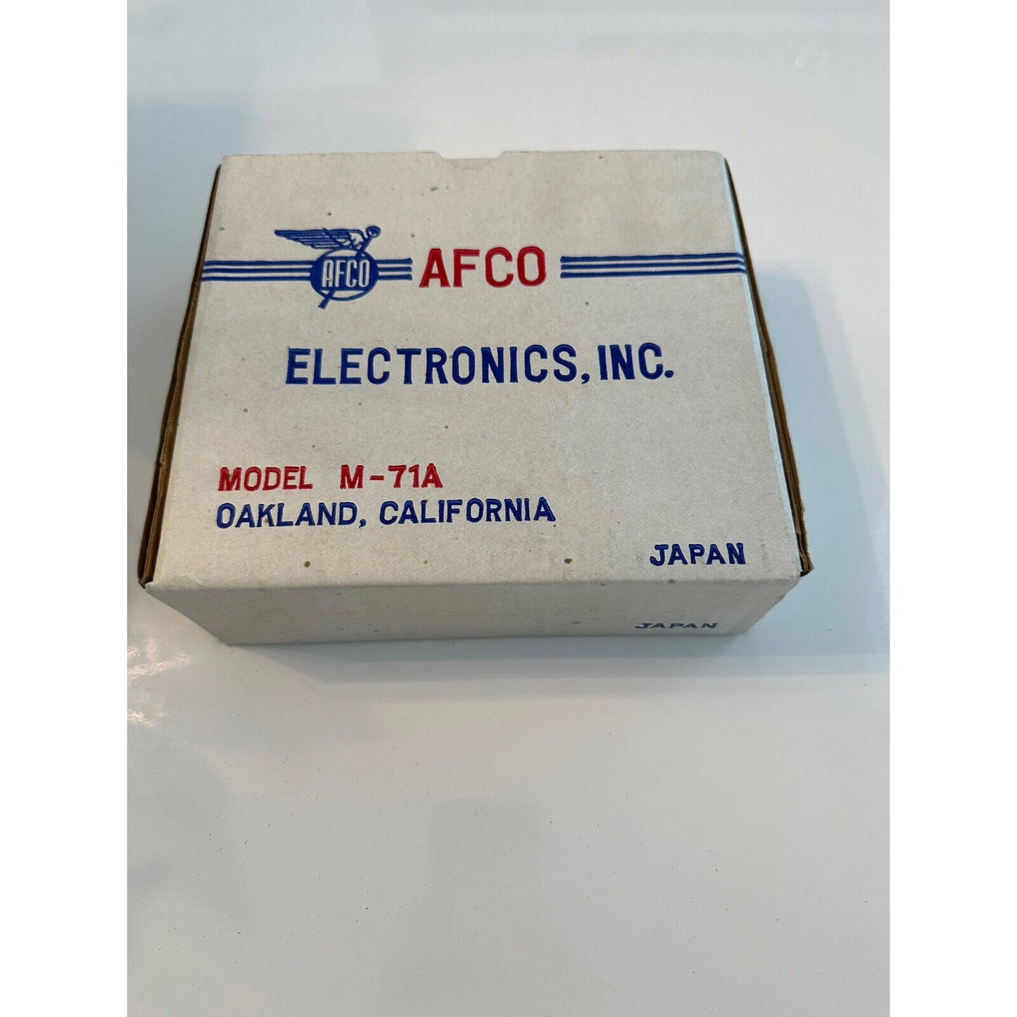 VINTAGE *NEW* AFCO Model M-71A Universal Manual Transistor Auto Radio