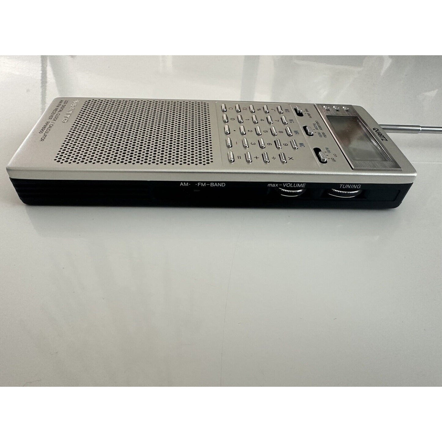 VINTAGE *NEW* Sanyo RPM 6950 Calculator am/fm Clock Radio Slim