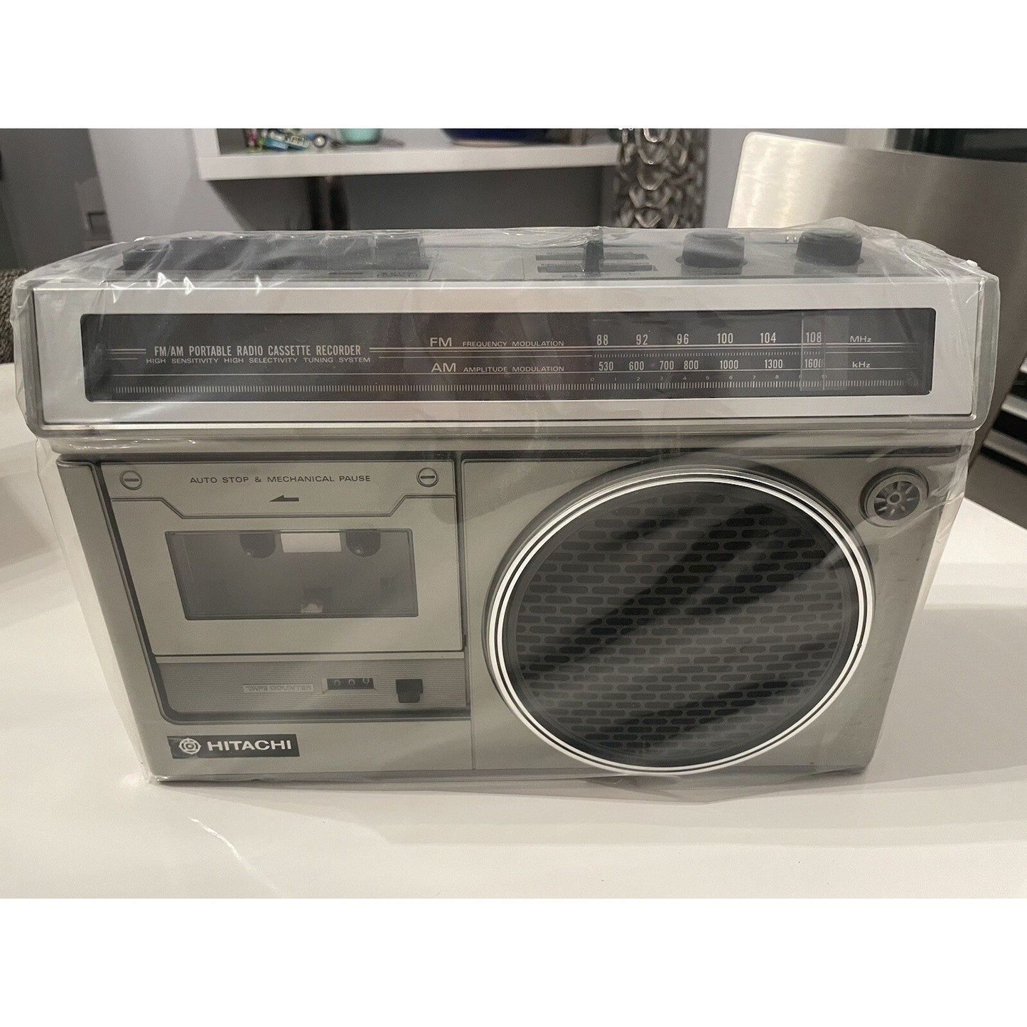 VINTAGE *NEW* 1980's Hitachi TRK-5650 AM/FM Cassete Stereo