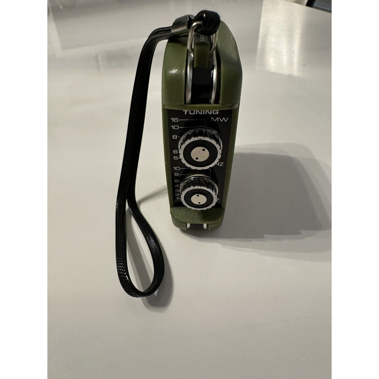 VINTAGE *NEW* Four Star FS-7 Solid State Radio Green