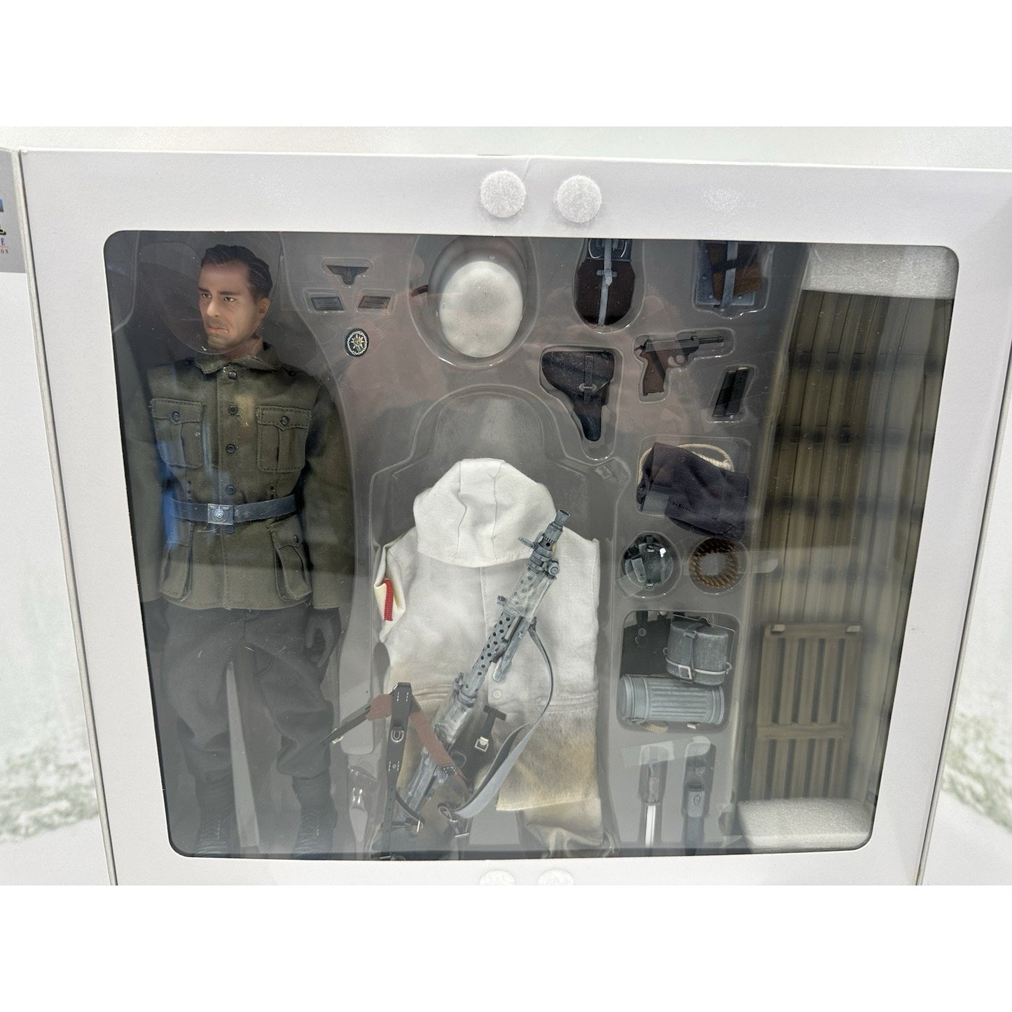 VINTAGE *NEW*Dragon WWII "Jurgen Kleinheinz" Gebirgsjager MG34 Gunner w/Sledge Jager