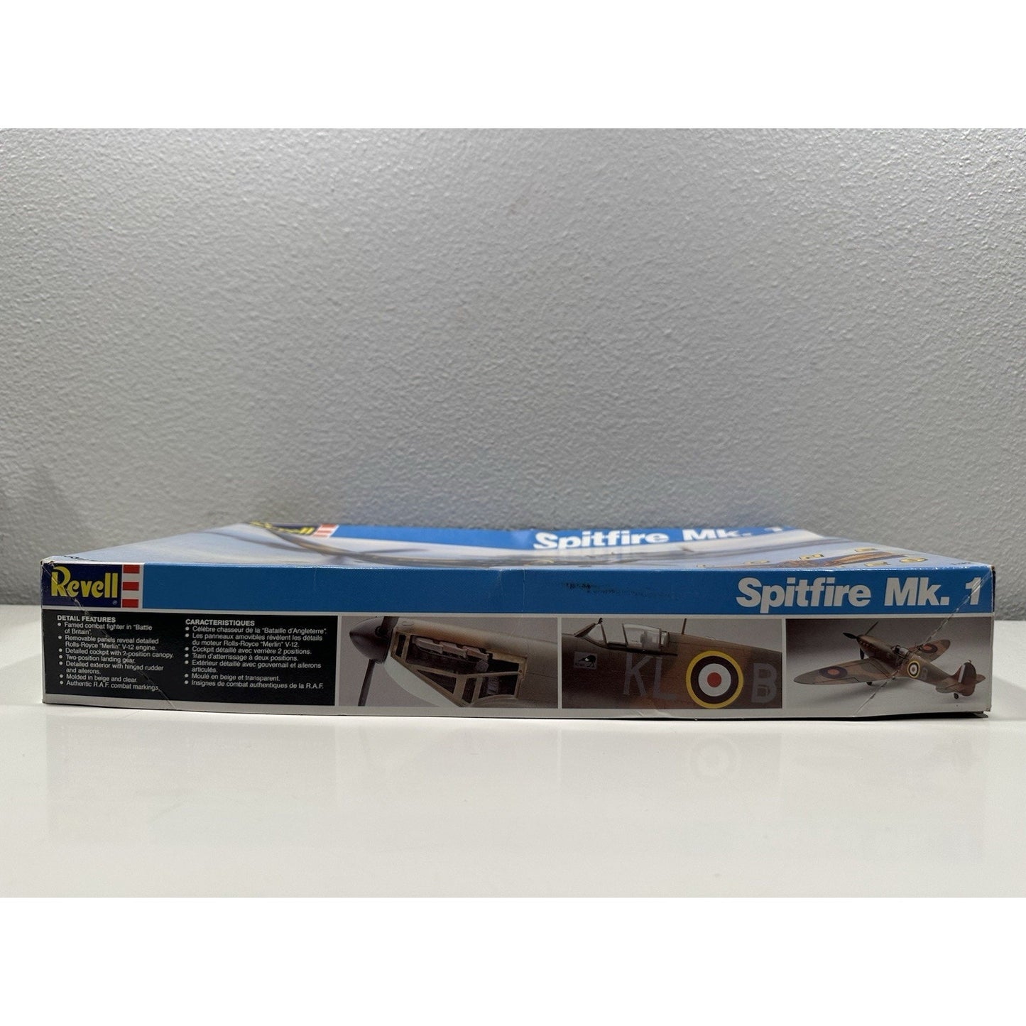 VINTAGE Revell Spitfire Mk. 1 "Lone Eagles" 1/32 Scale Model #4555 Open Box