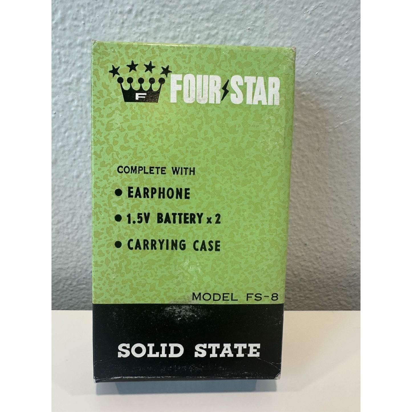 VINTAGE *NEW* 1970's Four Star FS-8 Solid State Radio in Gray
