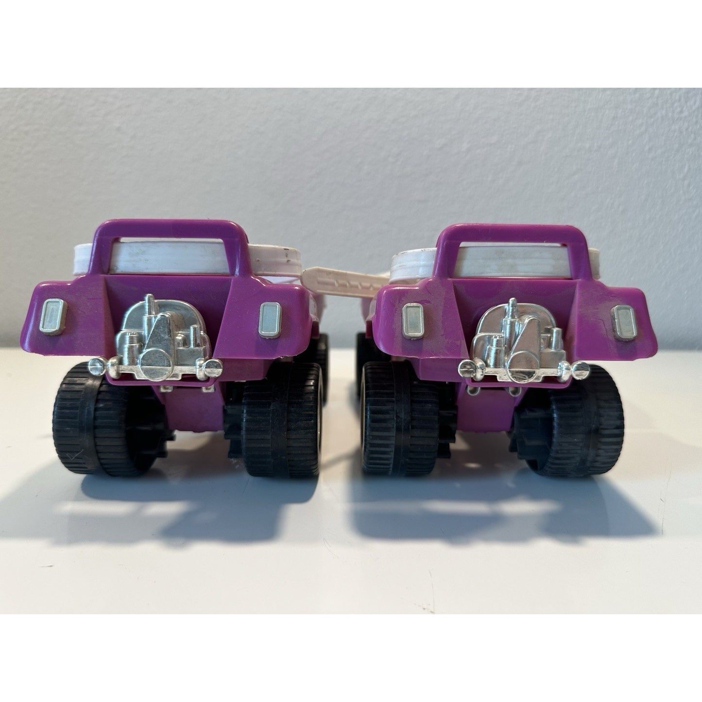 VINTAGE 1970's Purple Adjustable Skates for Kids w/ Straps