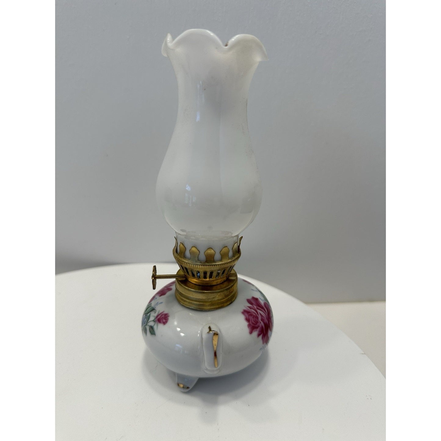 VINTAGE *NEW* 1970's Porcelain Oil Lamp with Flowers