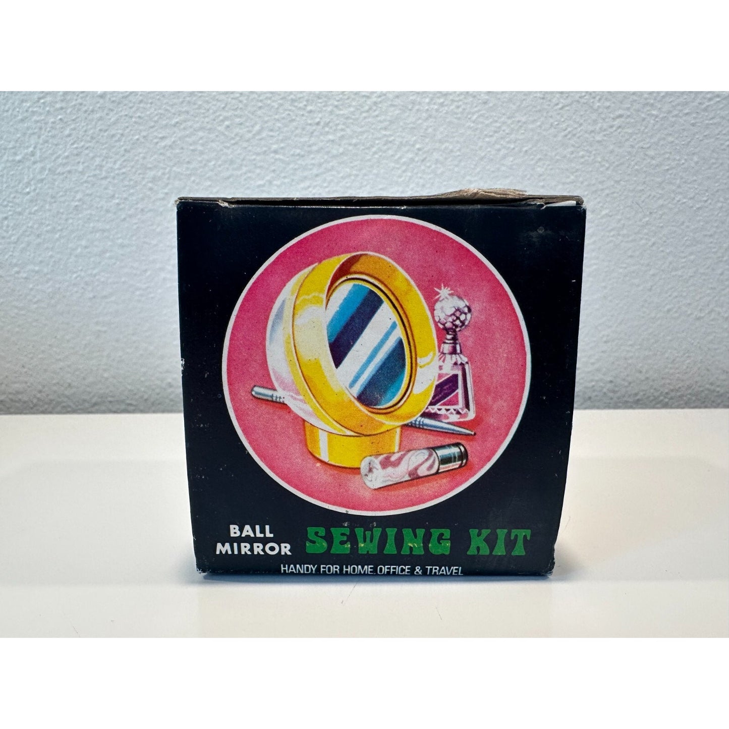 VINTAGE *NEW* Travel/Mini Ball Mirror Sewing Kit 4 X Thread Rolls + Supplies Pnk
