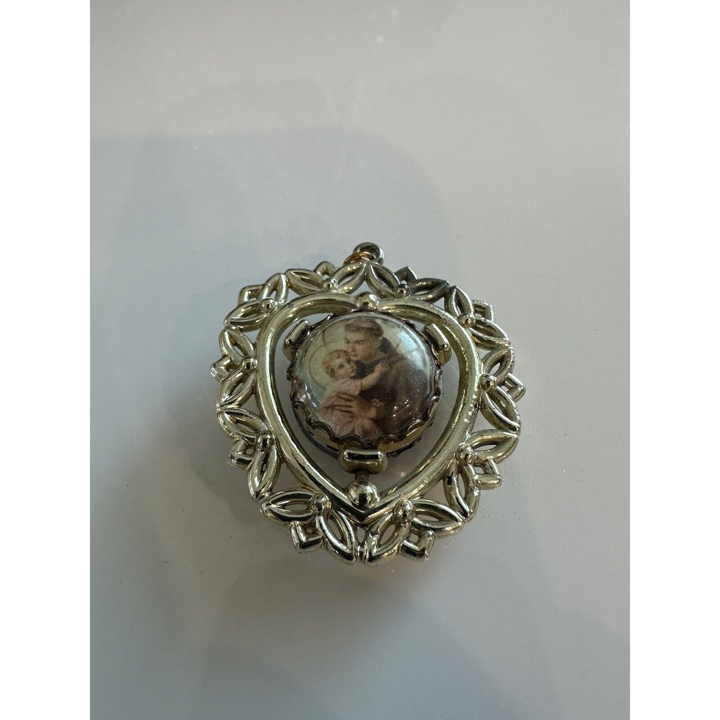 VINTAGE *NEW* Open-Work Gold-Tone Heart Pendant with Jesus/Joseph Art Spinner