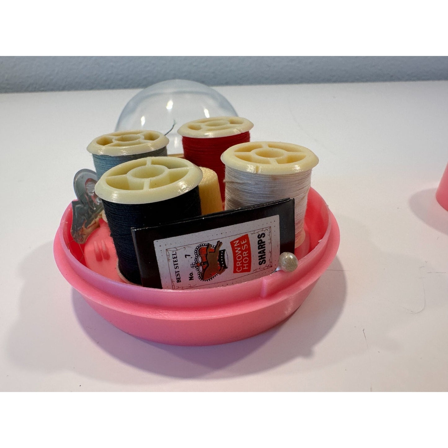VINTAGE *NEW* Travel/Mini Ball Mirror Sewing Kit 4 X Thread Rolls + Supplies Pnk