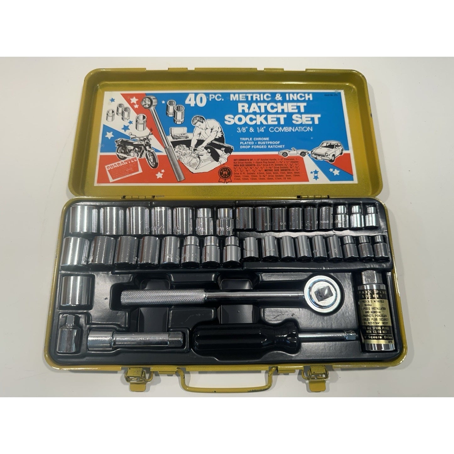 VINTAGE *NEW* 1980's Royal Seal 40 PC Ratchet & Socket Set Metric/Inch