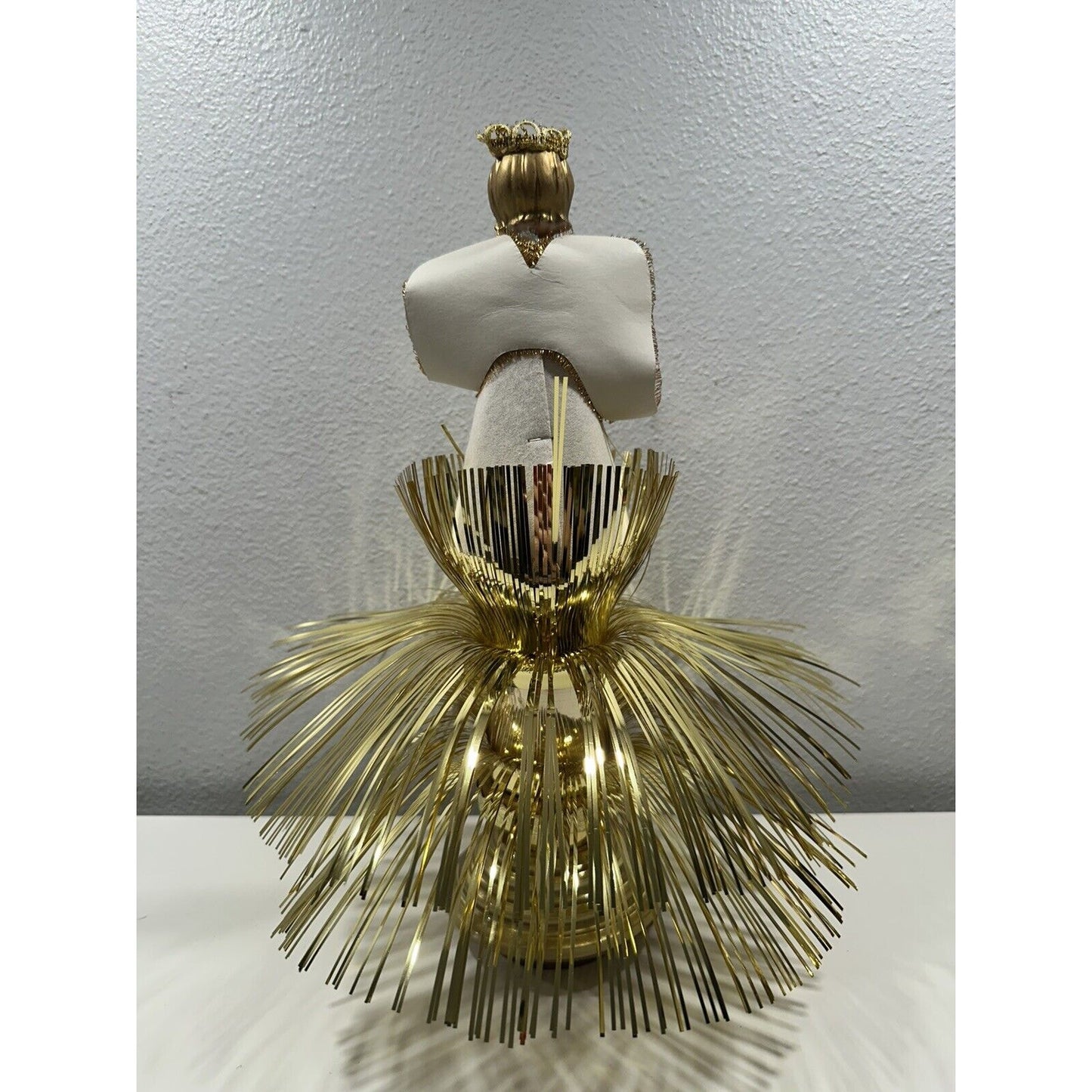VINTAGE *NEW* Pair Of Christmas Angels-Crown, Felt Clothing, Gold, plays Silent Night