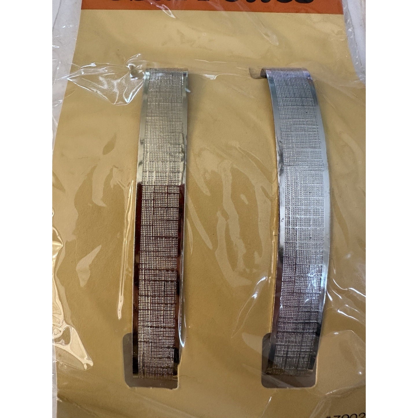 VINTAGE *NEW* 1975 Goody Stay Tight Clasp Barrettes Silver/Gold #7902 USA