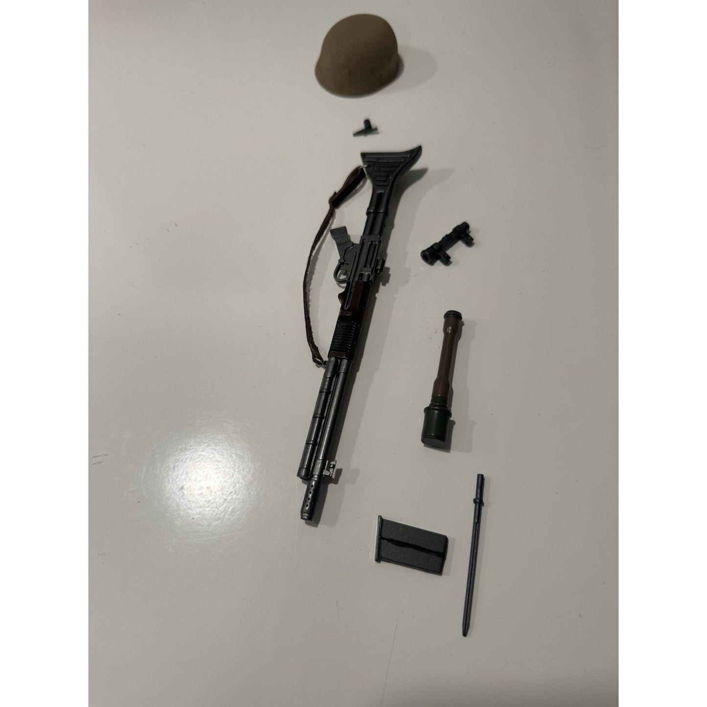VINTAGE *NEW* Elite Brigade German Fallschirmjager Action Figure Helmet Guns Bullet