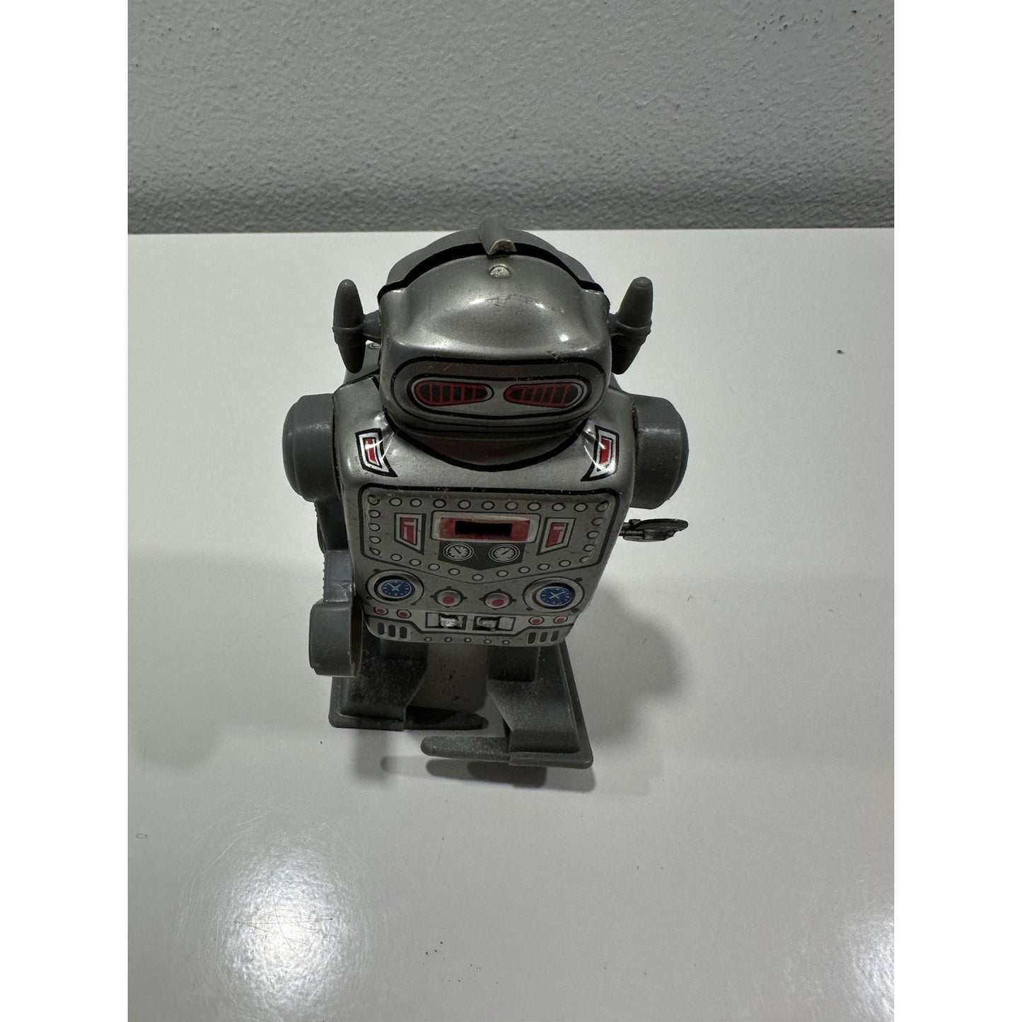 VINTAGE *NEW* 1960's 5.5" Captain the Robot / Tin Wind-Up Toy