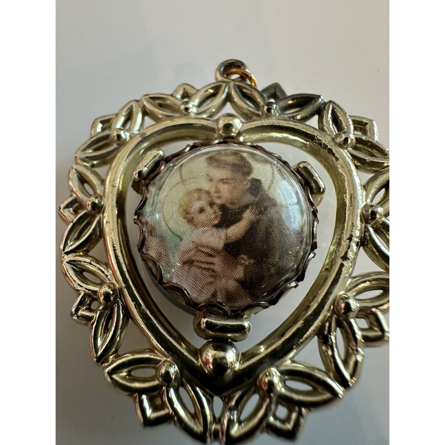 VINTAGE *NEW* Open-Work Gold-Tone Heart Pendant with Jesus/Joseph Art Spinner