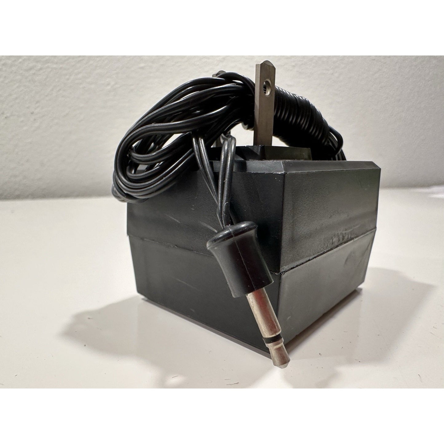 VINTAGE *NEW* Arrow AC Power Adapter Japan 117V/6V 300mA