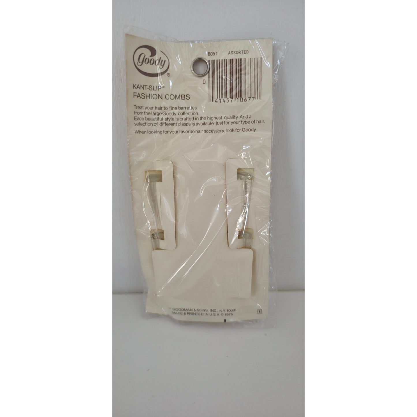 VINTAGE *NEW* 1975 Goody #8051 Bow Shaped Kant-Slip Fashion Combs Set of 2 Cream USA