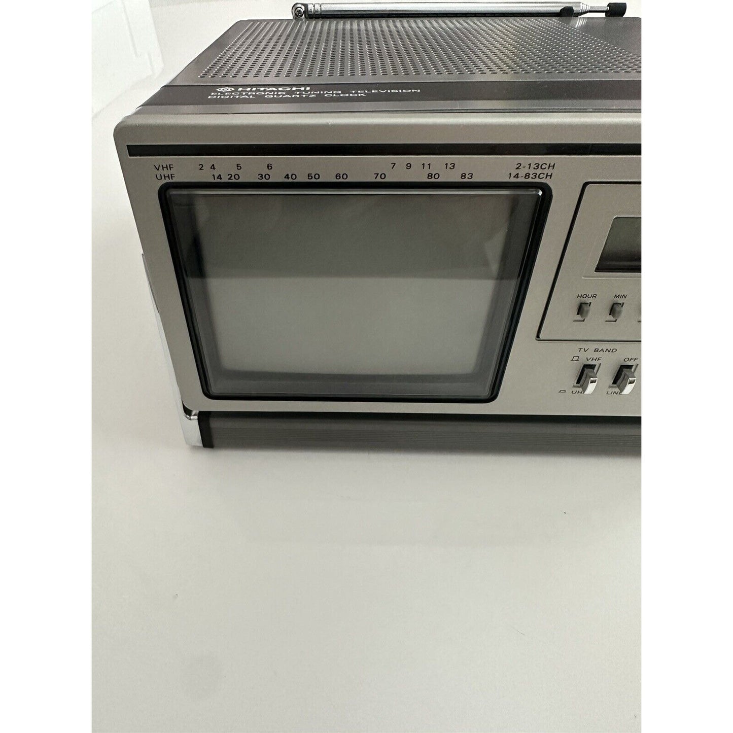 VINTAGE *NEW* 1980's Hitachi K2300 Solid State TV Receiver/Digital Clock