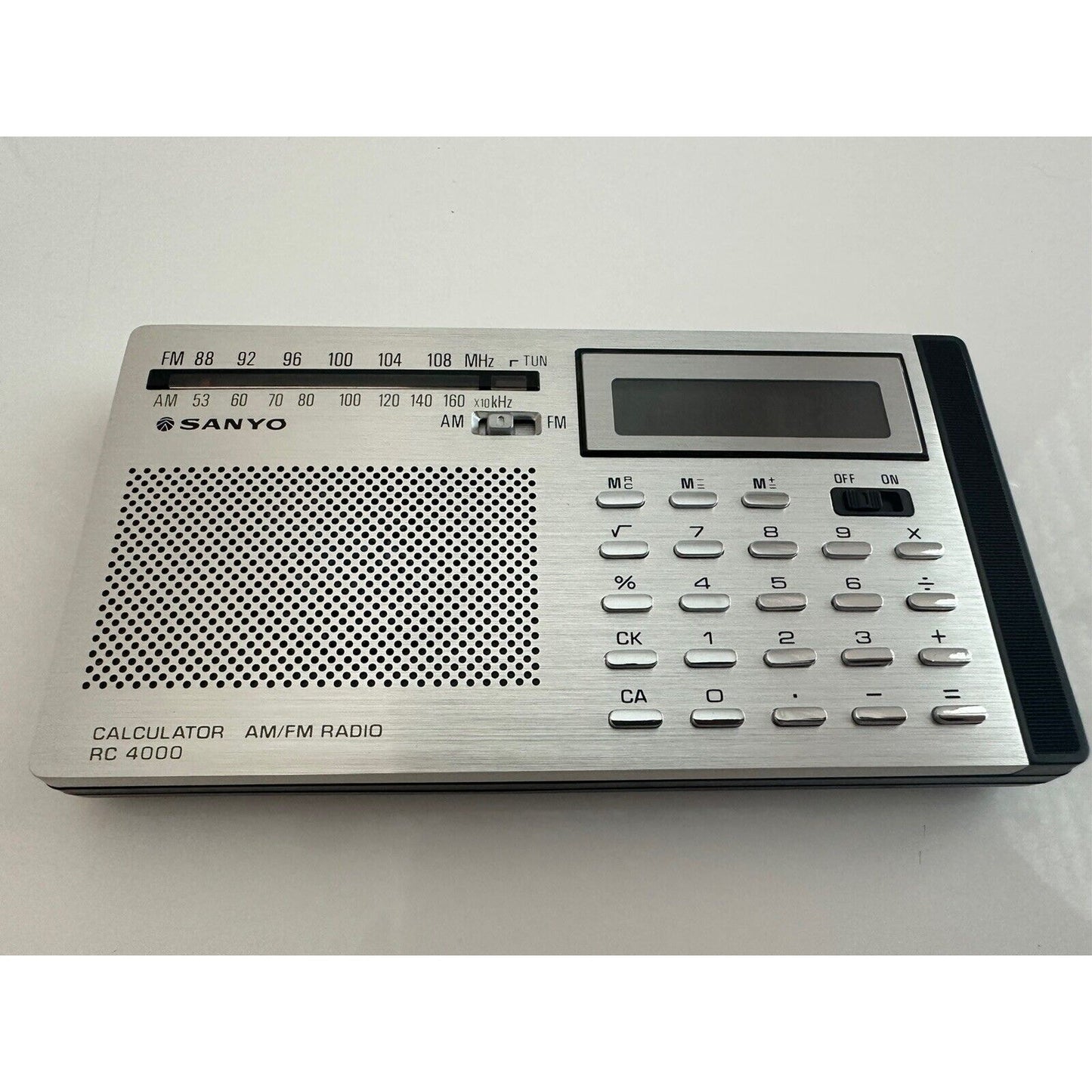 VINTAGE *NEW* Sanyo RC-4000 am/fm Pocket Calculator Radio