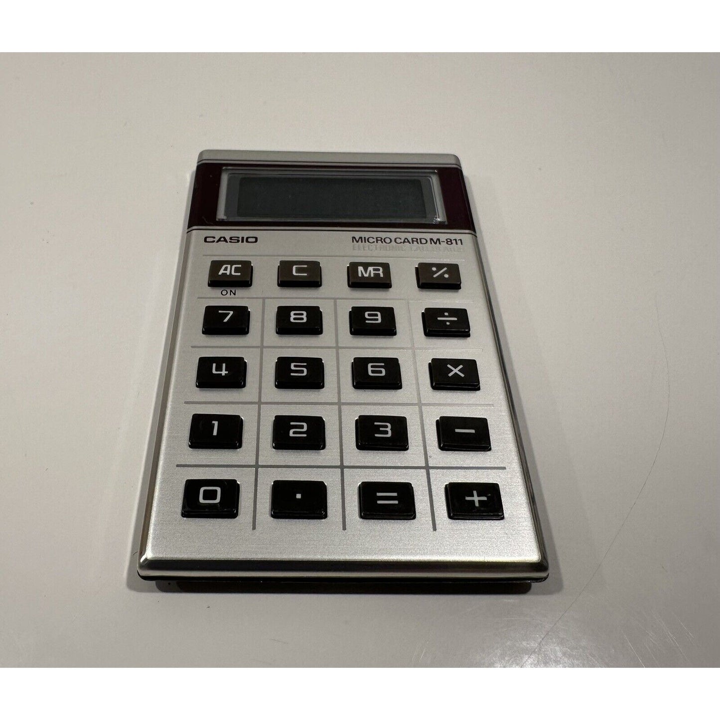 VINTAGE *NEW* CASIO M-811 Micro Card Electronic Calculator