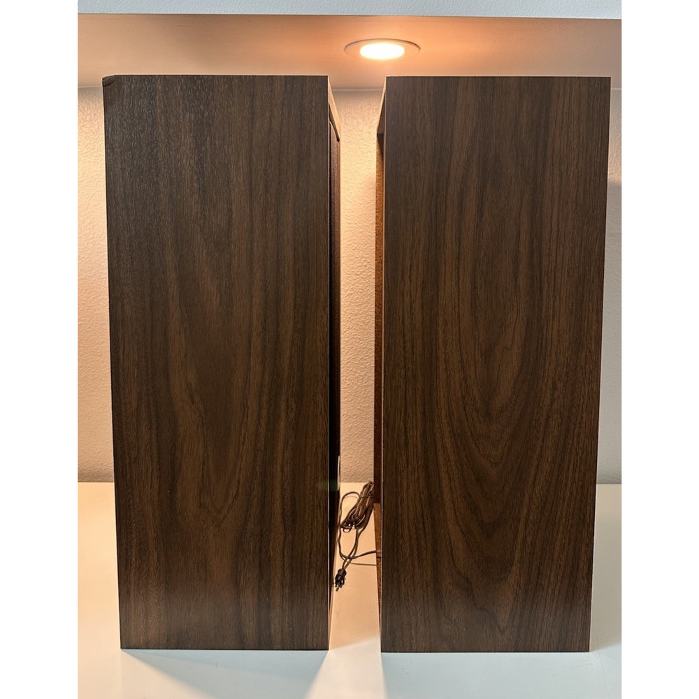 VINTAGE *PRISTINE* 1970's Sharp Model SP-330 Speaker Set Black/Woodgrain