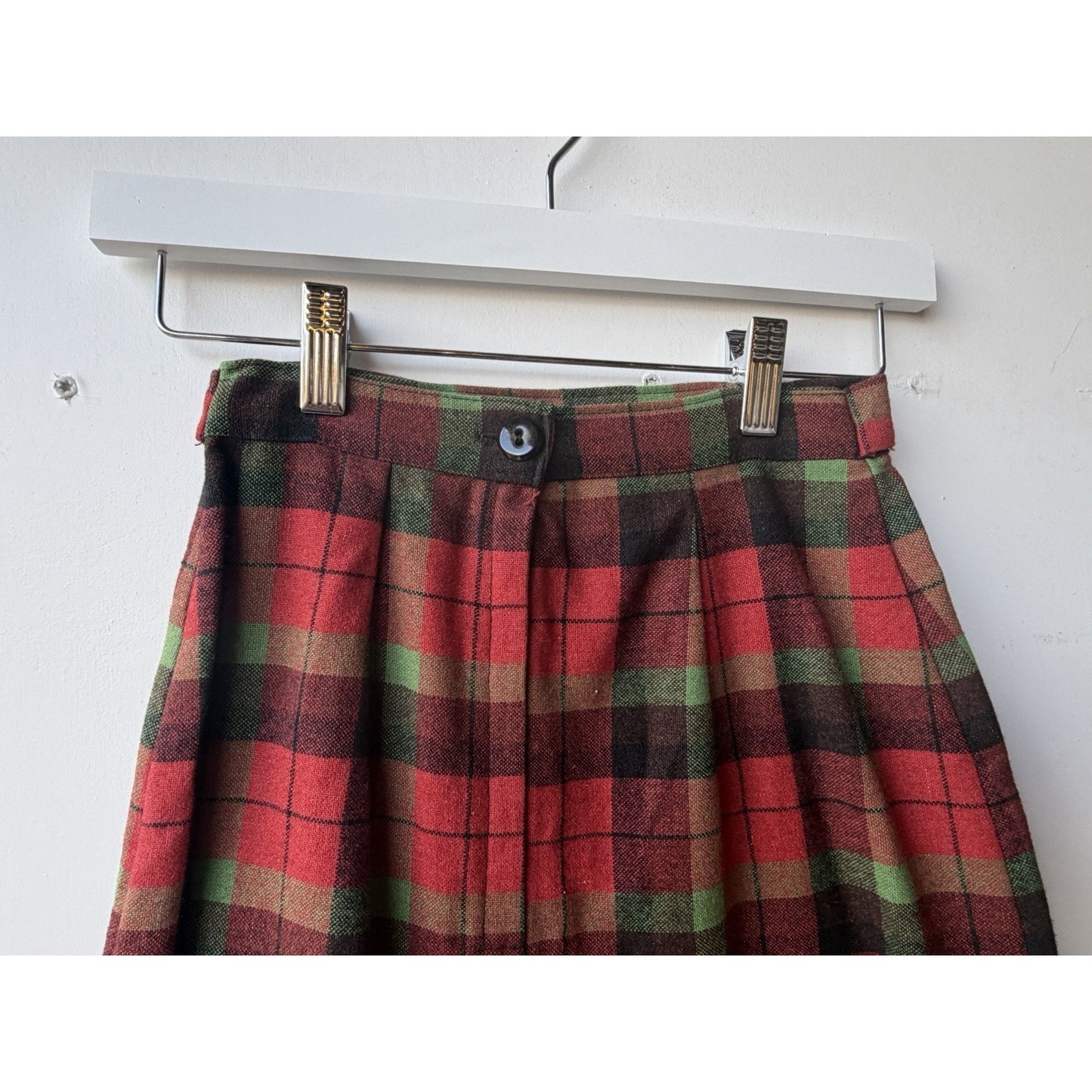 VINTAGE *NEW* 1960's Italian Red/Green Plaid Wool Mid Skirt