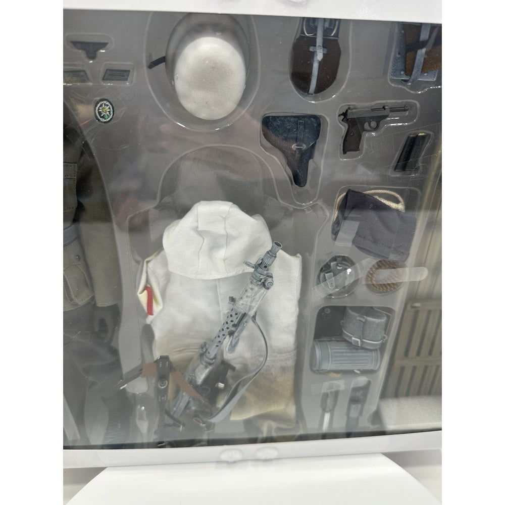 VINTAGE *NEW*Dragon WWII "Jurgen Kleinheinz" Gebirgsjager MG34 Gunner w/Sledge Jager
