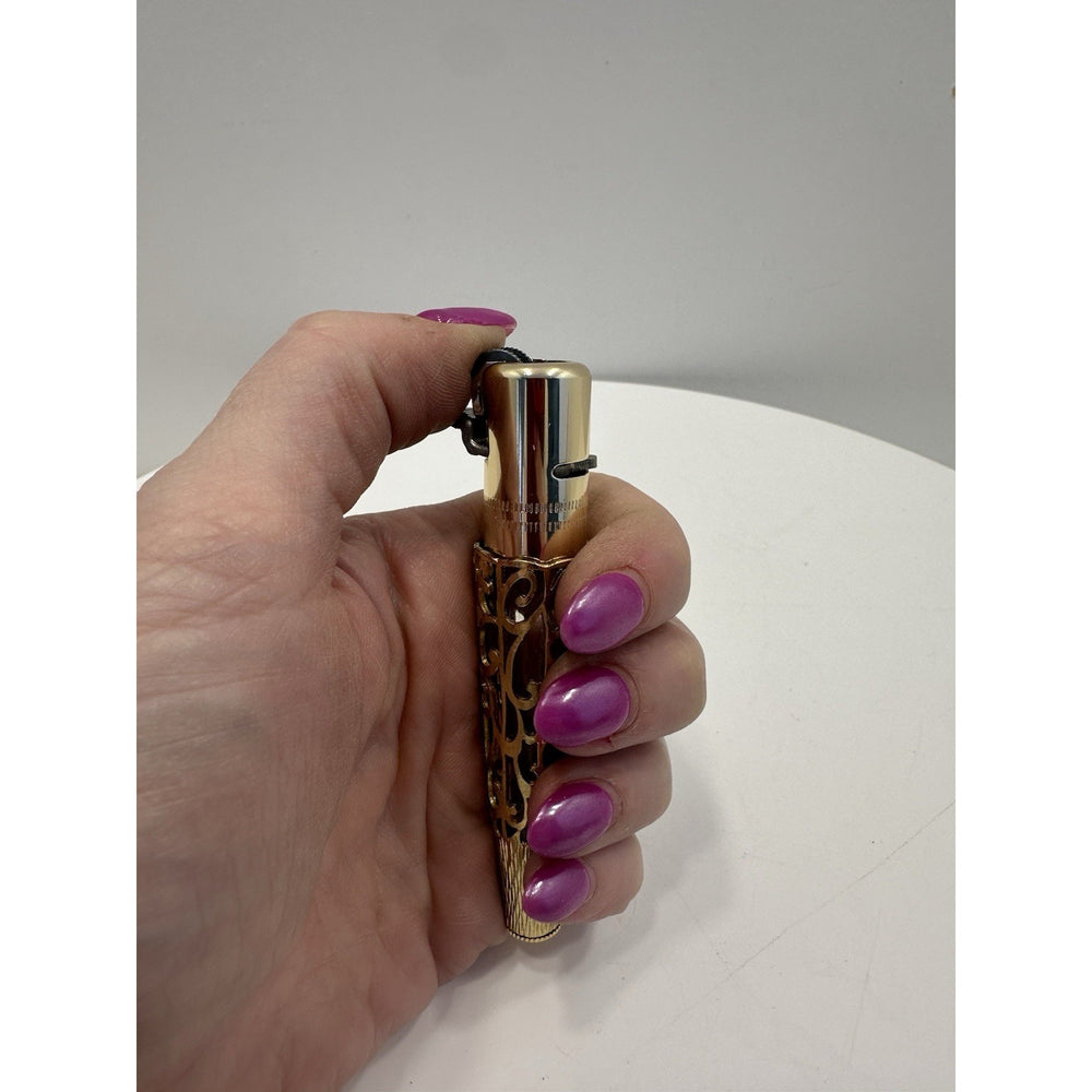 VINTAGE *NEW* 1950's "Women's" Lighter with Ornate Design Japan Gold