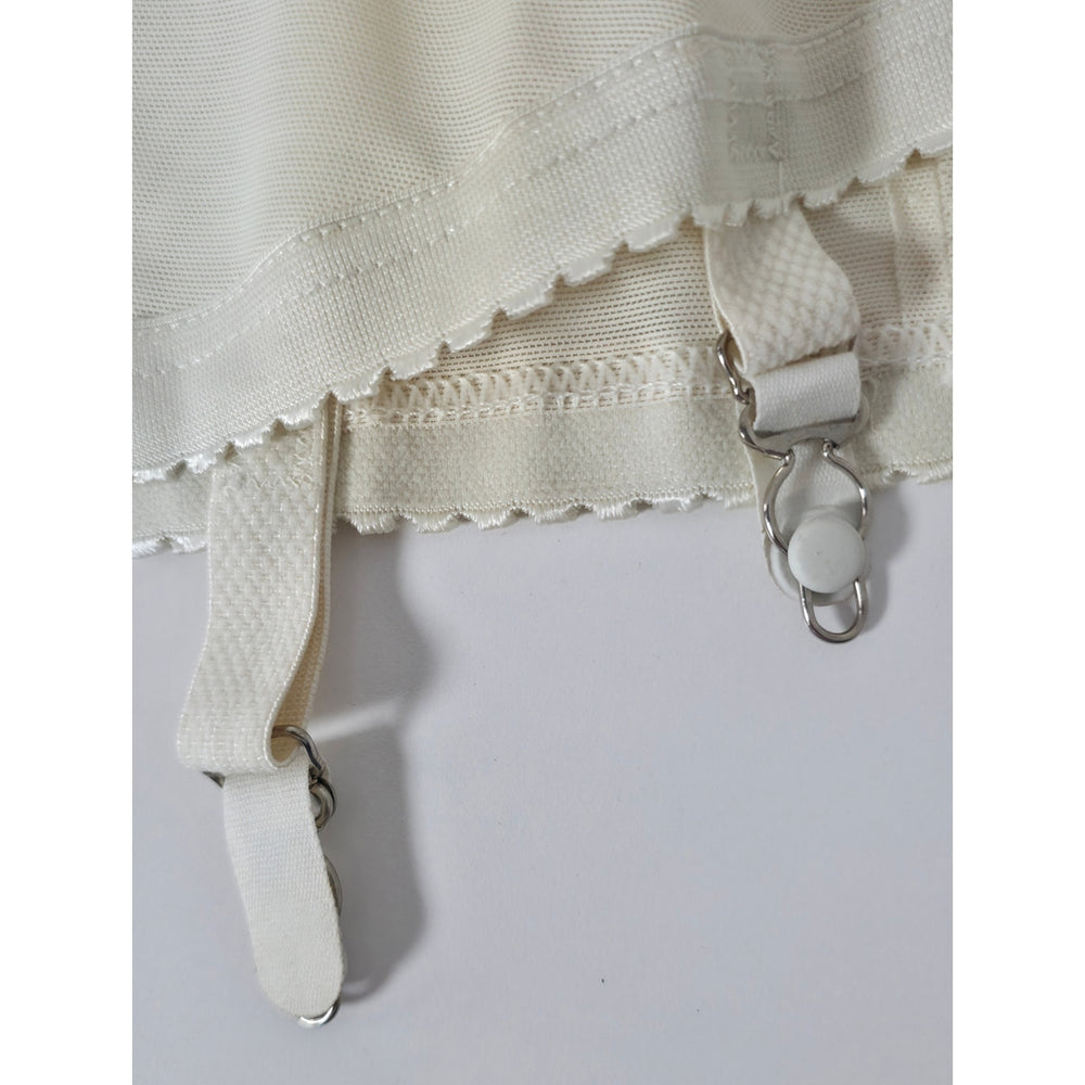 VINTAGE *PRISTINE* 1960's Cupid Women's White Shapewear Girdle w/ Garters Size M