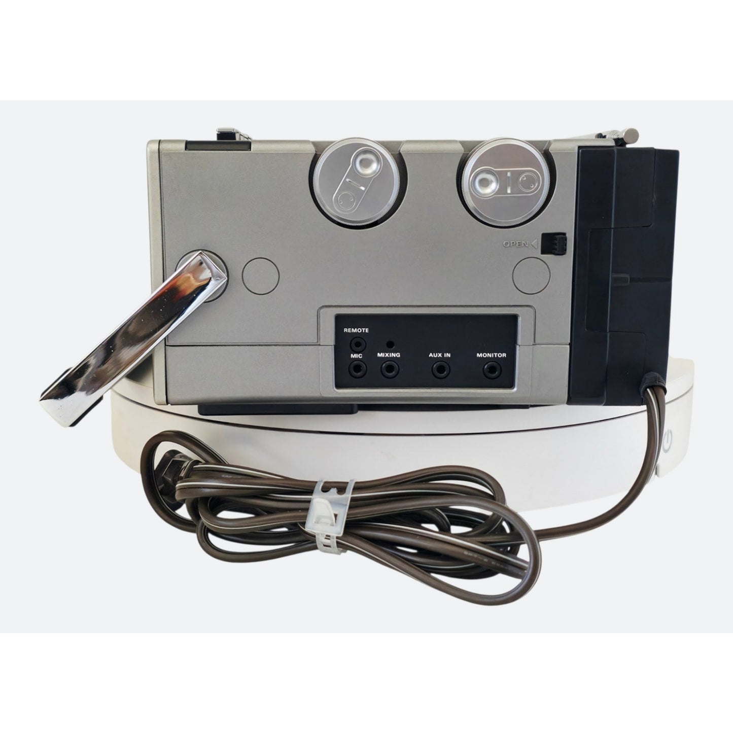 VINTAGE *PRISTINE* 1981 Hitachi K2400 Solid State TV Receiver/Cassette