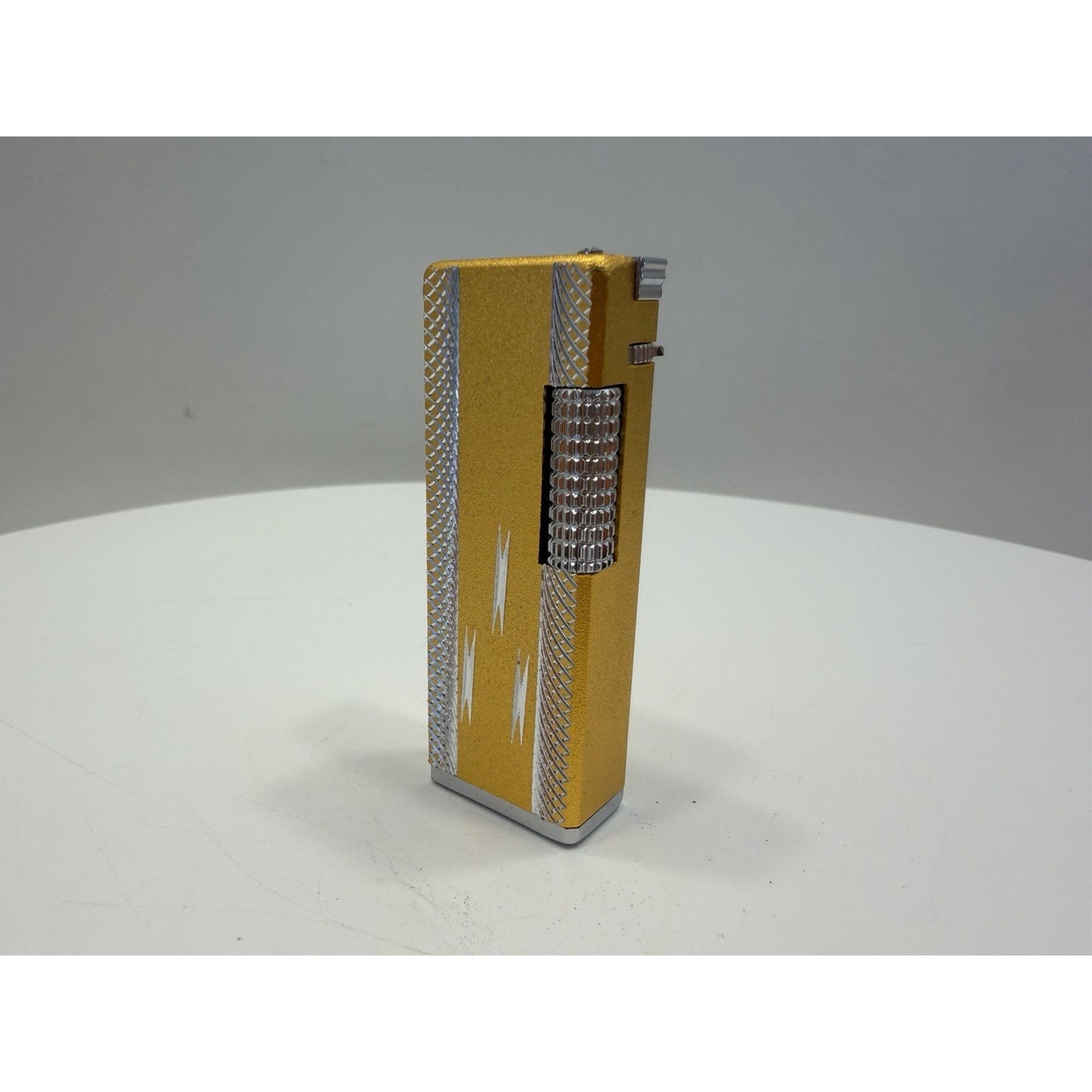VINTAGE *NEW* 1950's Imperial Gold with Silver Design Super Lighter