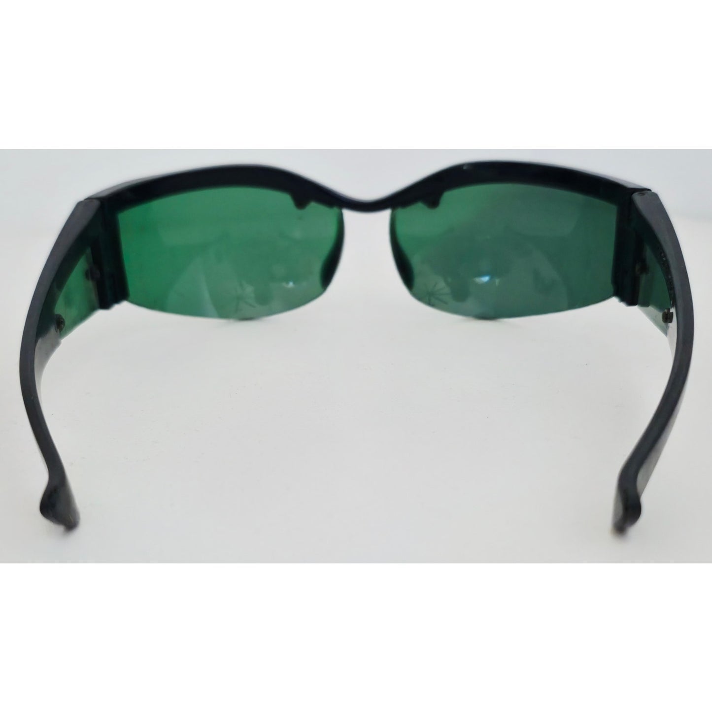 VINTAGE *PRISTINE* 1970's Glam Unisex Black Oval Frame Green Lenses